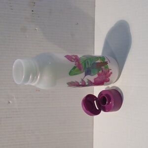 4/$60 New Hummingbird Tupperware Eco Water Bottle - Medium (750 mL)